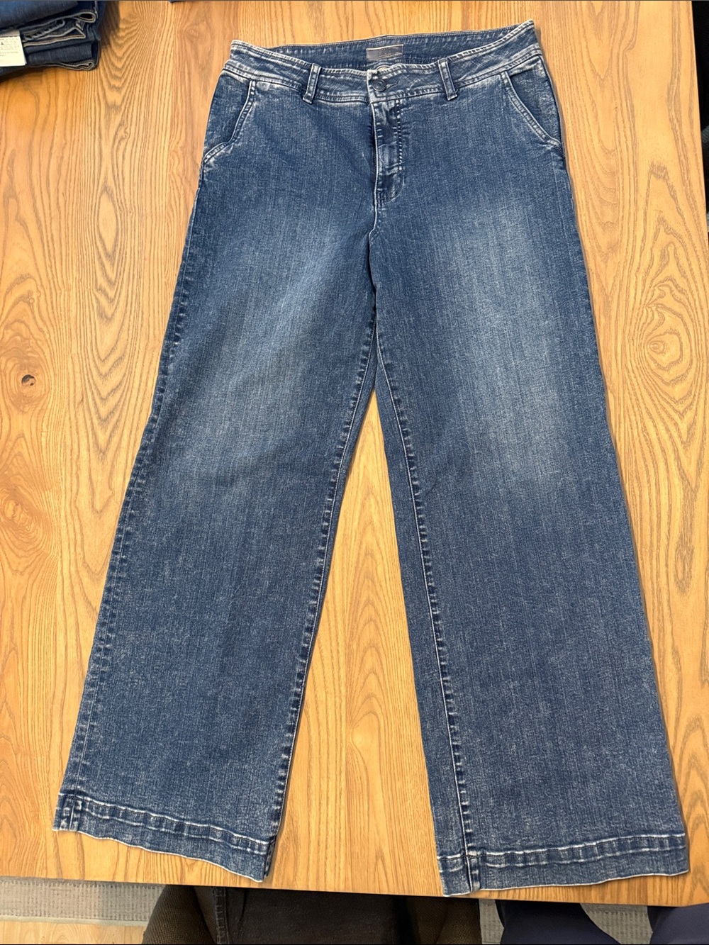 Kut from the Kloth Women’s Relaxed Wide-Leg Jeans - Medium Blue Wash